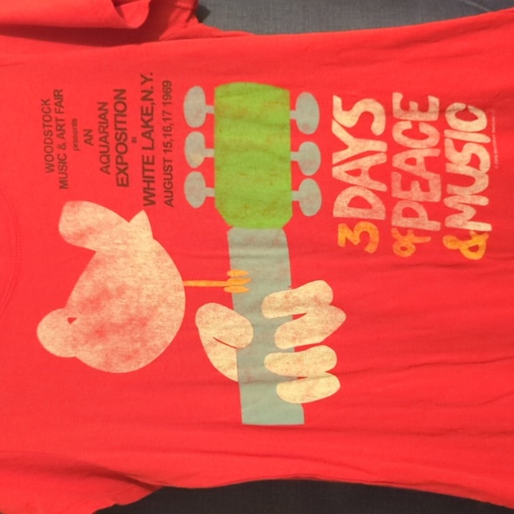 Bay Island Tops - Woodstock women's graphic top